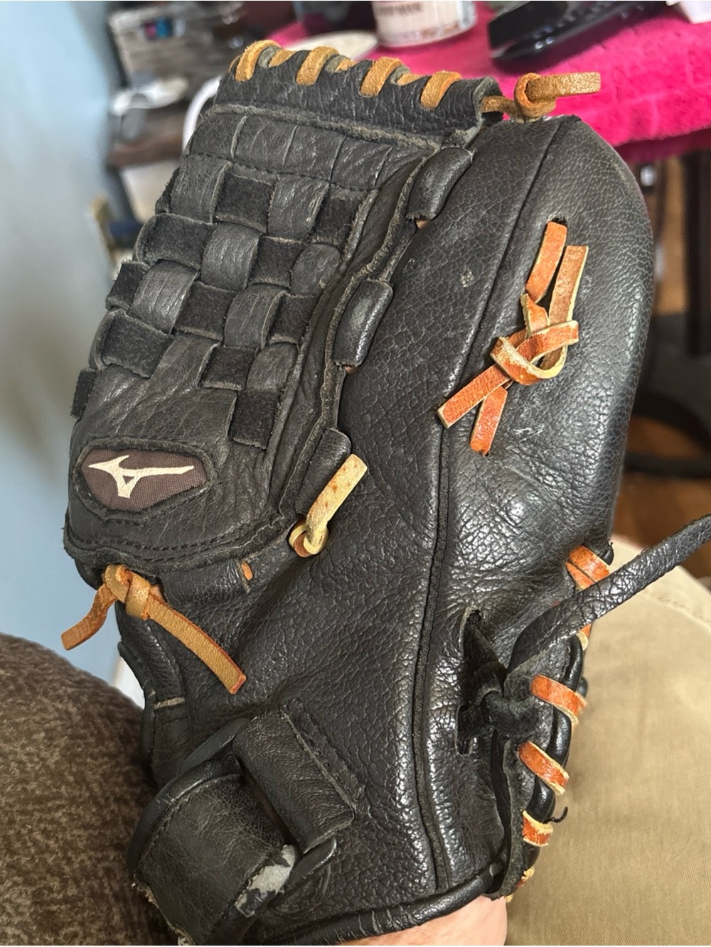 Mizino Black Baseball Glove with Orange Lacing RHT 11.5”